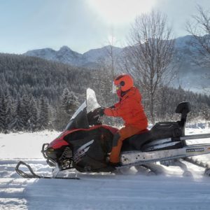 nauka-jazdy-na-skuterach-snieznych-szkolenia-zdj-14