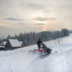 nauka-jazdy-na-skuterach-snieznych-szkolenia-zdj-24